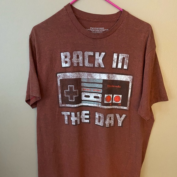 Nintendo T-Shirt - Picture 1 of 4